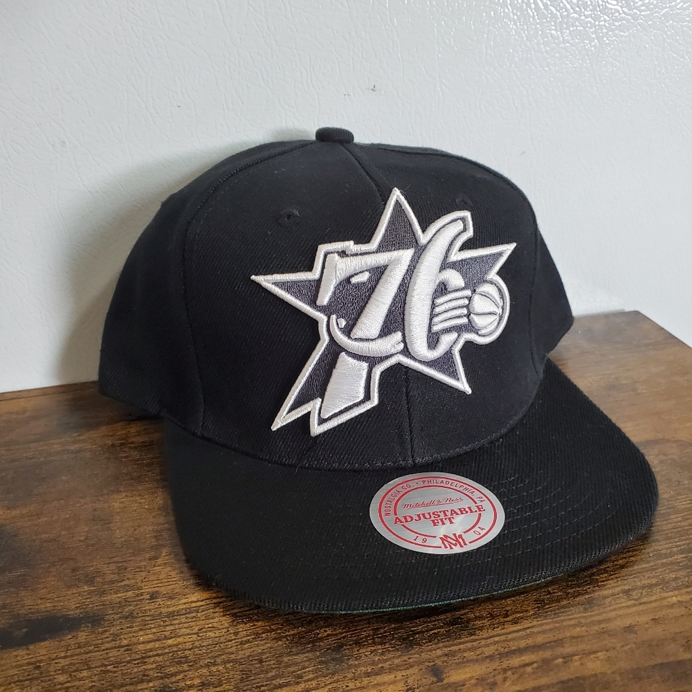 Philadelphia 76ers NBA XL BWG Black HWC Mitchell & Ness Snapback Hat